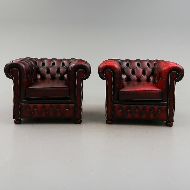 FÅTÖLJER, 1 par, Chesterfield-modell, England, 1900-talets andra hälft.