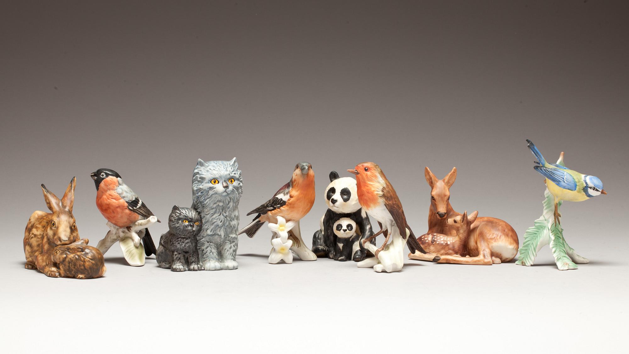 FIGURINER, 8 st, porslin. Goebel, 1900-talets andra hälft.