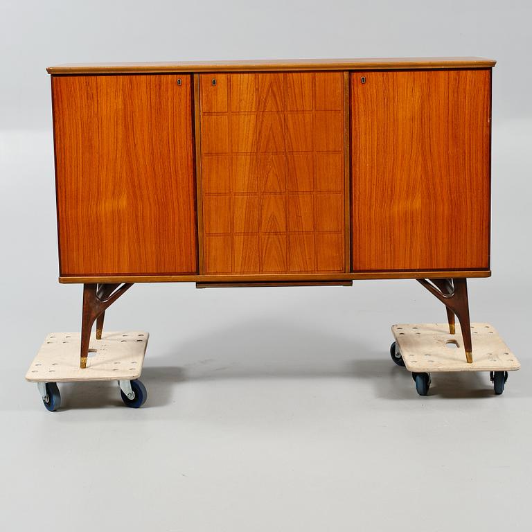 SIDEBOARD, AB Tabergsmöbler, Smålands Taberg, 1900-talets andra hälft.