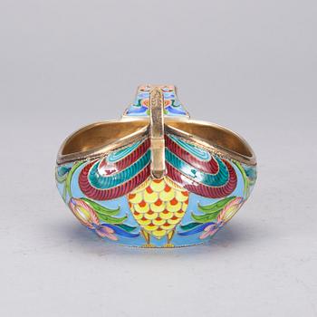 KÅSA, förgylld silver och emalj, cloisonné, tillverkad i Leningrad 1953-60.