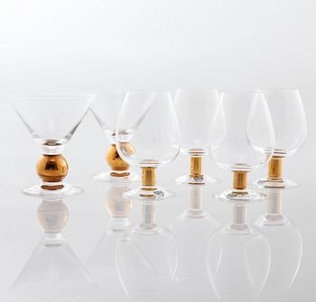 COGNACSKUPOR, 4 st, samt MARTINIGLAS, 2 st, "Nobelservisen", Gunnar Cyrén, Orrefors, sent 1900-tal.