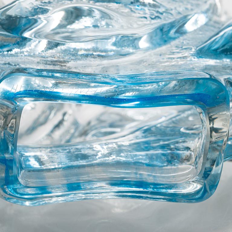 Helena Tynell, skulptur "Fågel" ur serien Noaks ark, signerad Helena Tynell Riihimäen Lasi Oy.