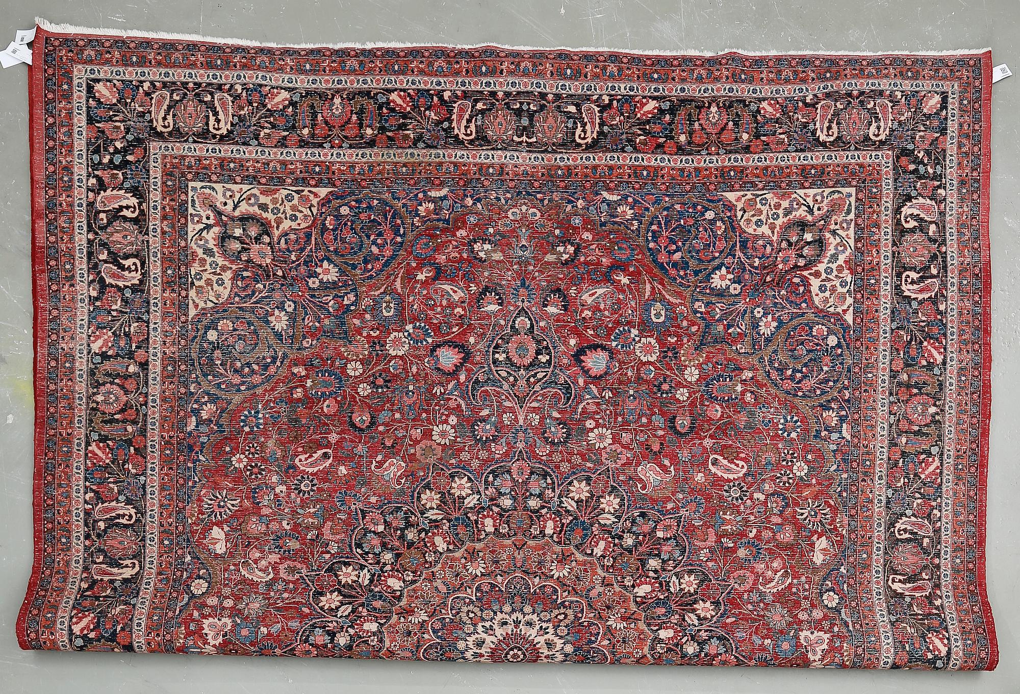 MATTA, old/semiantik Täbris. Ca 385x300 cm.