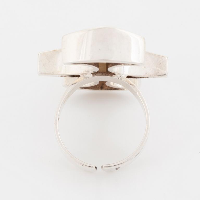 Kultasepät salovaara, silver ring.