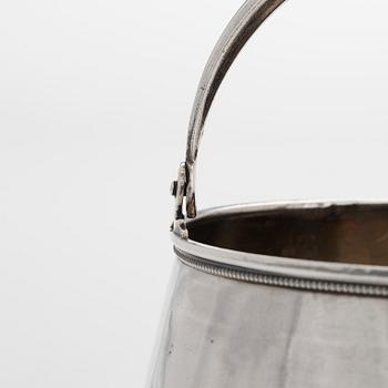 A silver sugar bowl, Moscow 1898-1914.