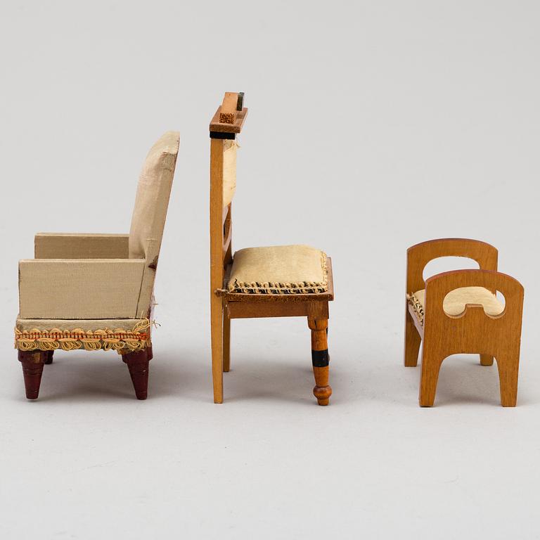 8 pieces of toy furniture, early 20th century.