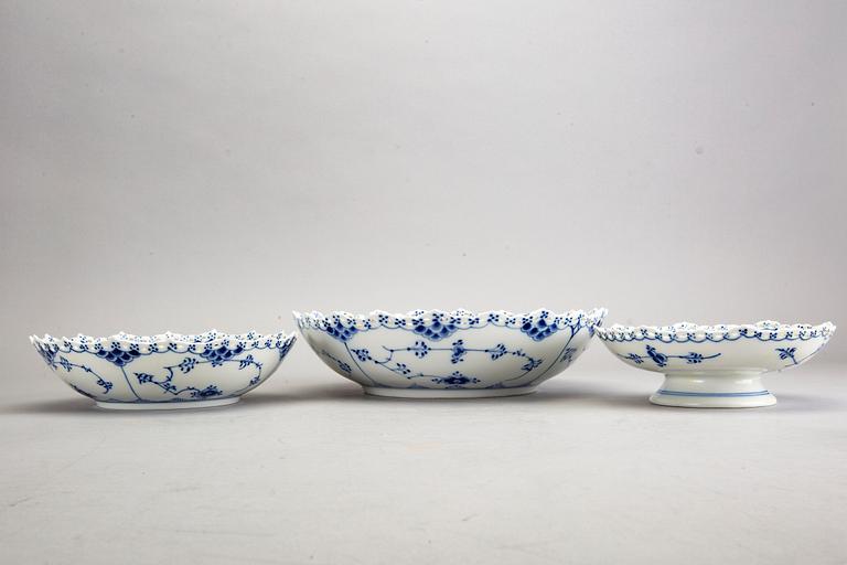 SERVIS ca 71 dlr, "Musselmalet helblonde", Royal Copenhagen Danmark 1900-talets andra hälft porslin.