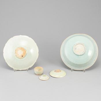 A group of South East Asian ceramics, presumably 20th Century.