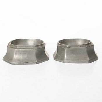 Rokoko, A pair of Swedish pewter salt cellars, 18th century.