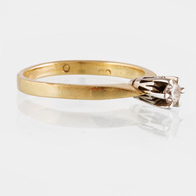 RING, 18K guld och vitguld med briljantslipad diamant 0.12 ct, importstämplad. Vikt 2,3 gram.