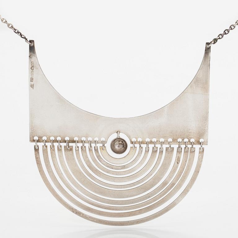 Tapio Wirkkala, A sterling silver 'Half moon' necklace. Westerback, Helsinki 1973.