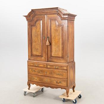 Skåp,  rokoko 1700-talets mitt.