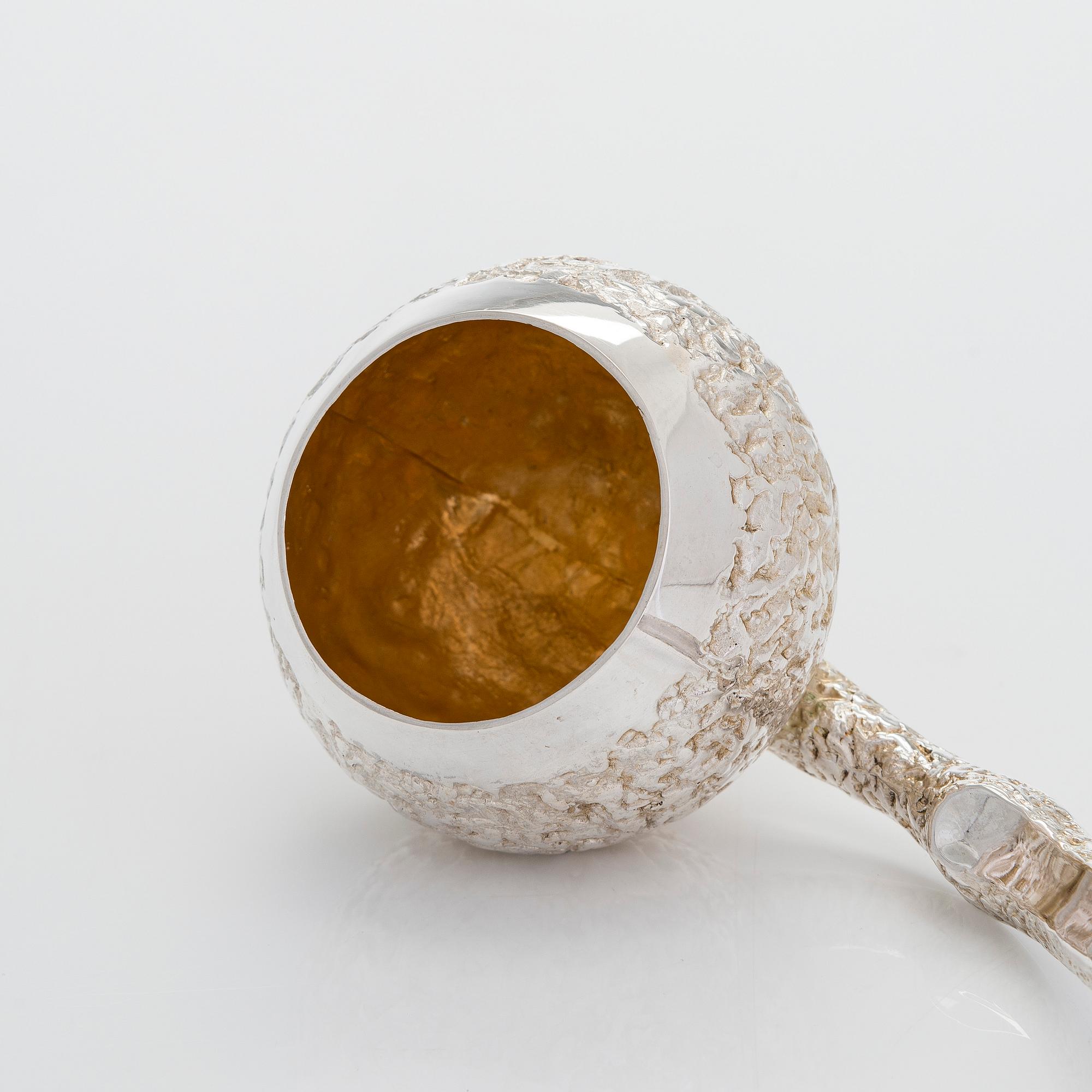 Pekka Turtiainen, bålskål med bålslev och bägare, 5 st, silver, Helsingfors 1985.