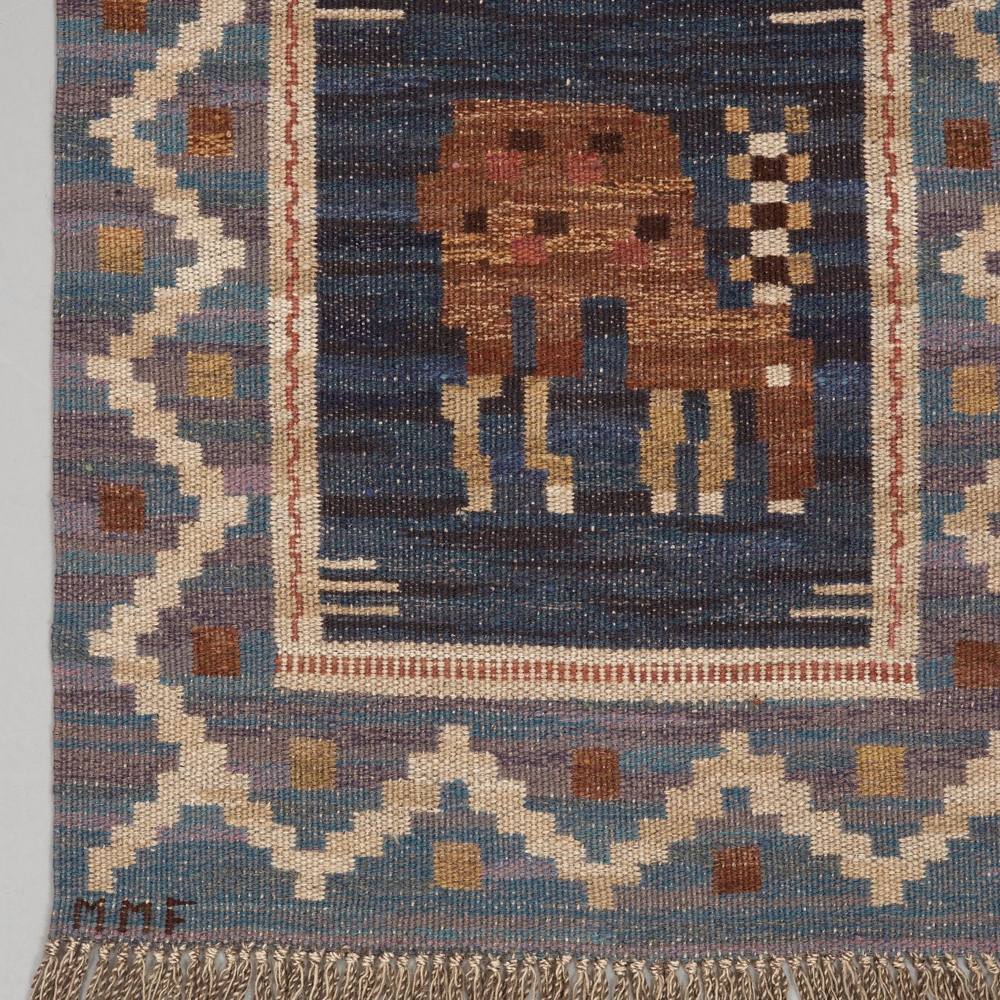 Märta Måås-Fjetterström, DRAPERI. "Djur i fyrkanter"?. Rölakan. 262 x 56 cm. Signerat MMF.
