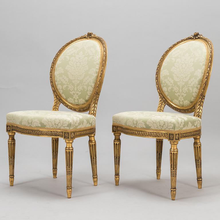 STOLAR, ett par, gustaviansk stil, 1900-talets början.