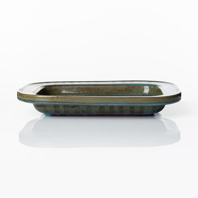 Wilhelm Kåge, a 'Farsta' stoneware dish, Gustavsberg studio, Sweden 1960.