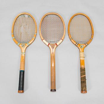 Three tennis rackets Williams & Co, Paris och Karhu Urheilutarpeita Oy Sportartiklar Ab, first half of 20th century.