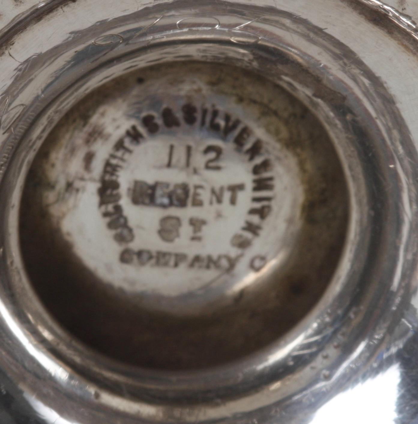SOCKERRUSKA och SALTSTRÖARE, silver, England, 1800-1900-tal.