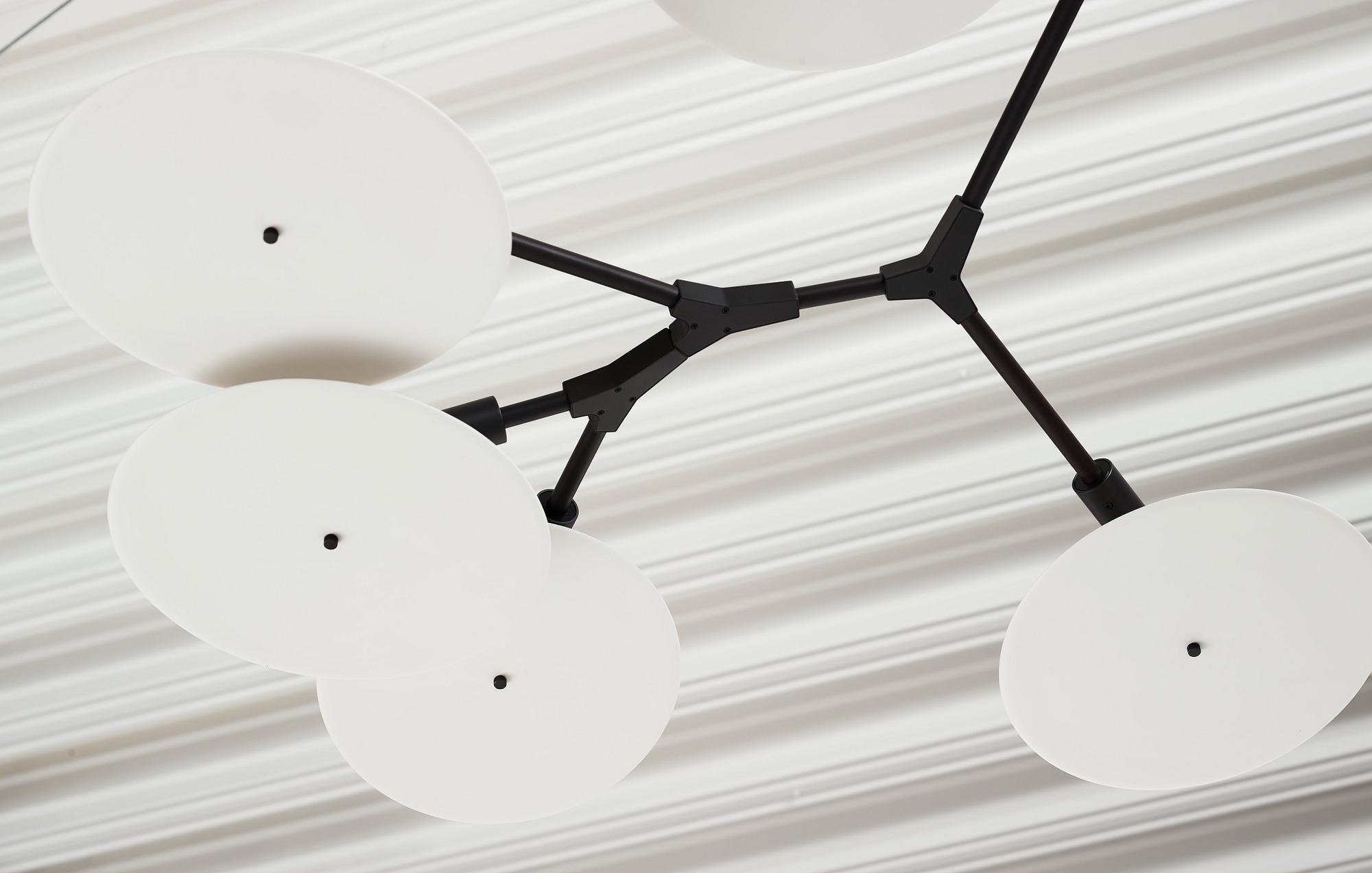Lindsey Adelman, taklampa, "Branching Disc, BD.09.01", Studio Lindsey Adelman, Los Angeles, USA, 2006.