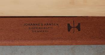 KARMSTOLAR, ett par, Hans J Wegner,"The Chair", för Johannes Hansen, Danmark 1950-60-tal.