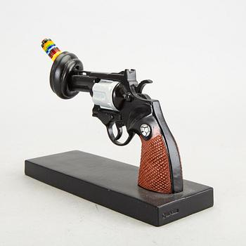 Carl Fredrik Reuterswärd, Non-Violence Project Foundation skulptur 2012.