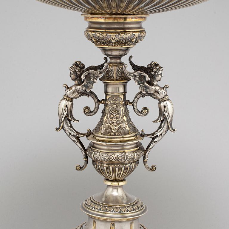 A Swedish 19th century parcel-gilt silver tazza/bowl,  mark of CG Hallberg, Stockholm 1883.