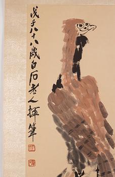 A scroll painting depicting a bird of pray, after Qi Baishi (1868-1957).