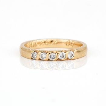HALVALLIANSRING, med diamanter, totalt ca 0,15 ct, Heribert Engelbert, 2006.