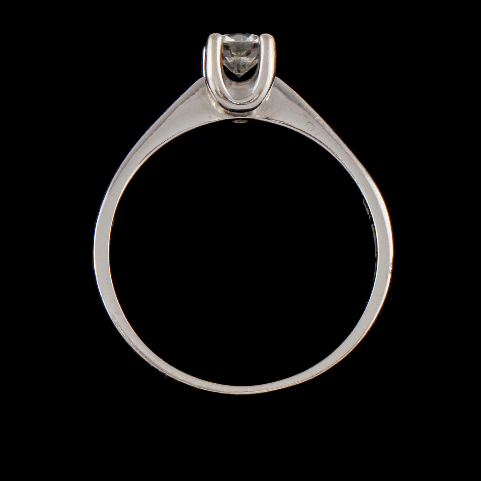 RING, 18k vitguld med briljantslipad diamant, 0.40 ct, Van Amstel Diamond. Vikt 3 g.