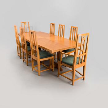 ELIEL SAARINEN, A SET OF SIX SIDE CHAIRS, TWO ARM CHAIRS AND A DINING TABLE. Design in 1928.