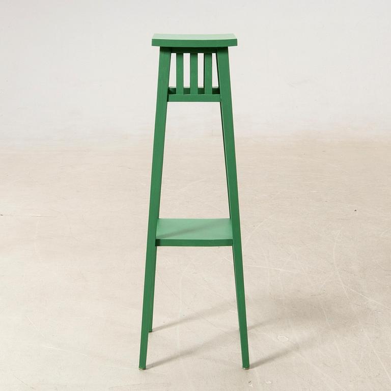 Pedestal early 20th century.