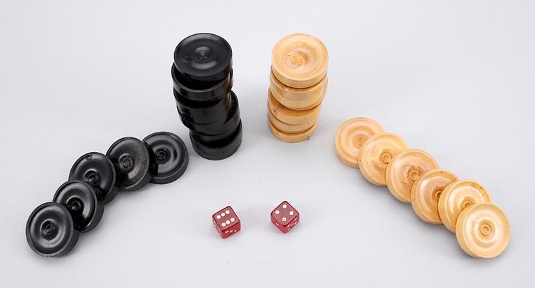 BRÄDSPELSMARKER 15+15 st, 1800-tal.