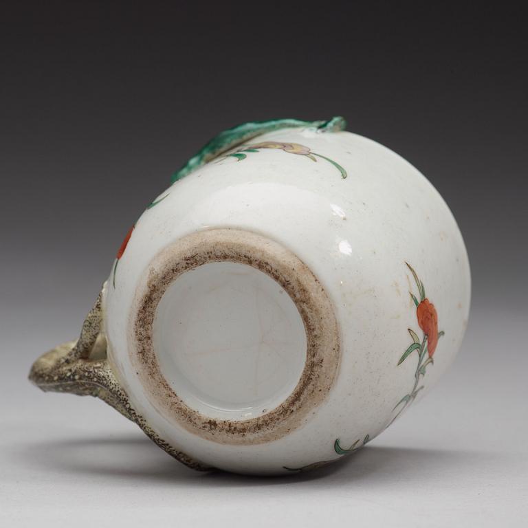 An enamelled cup, Qing dynasty, 19th Century.