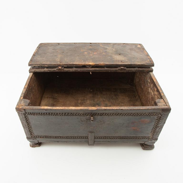 Casket Baroque style 19th century or earlier.