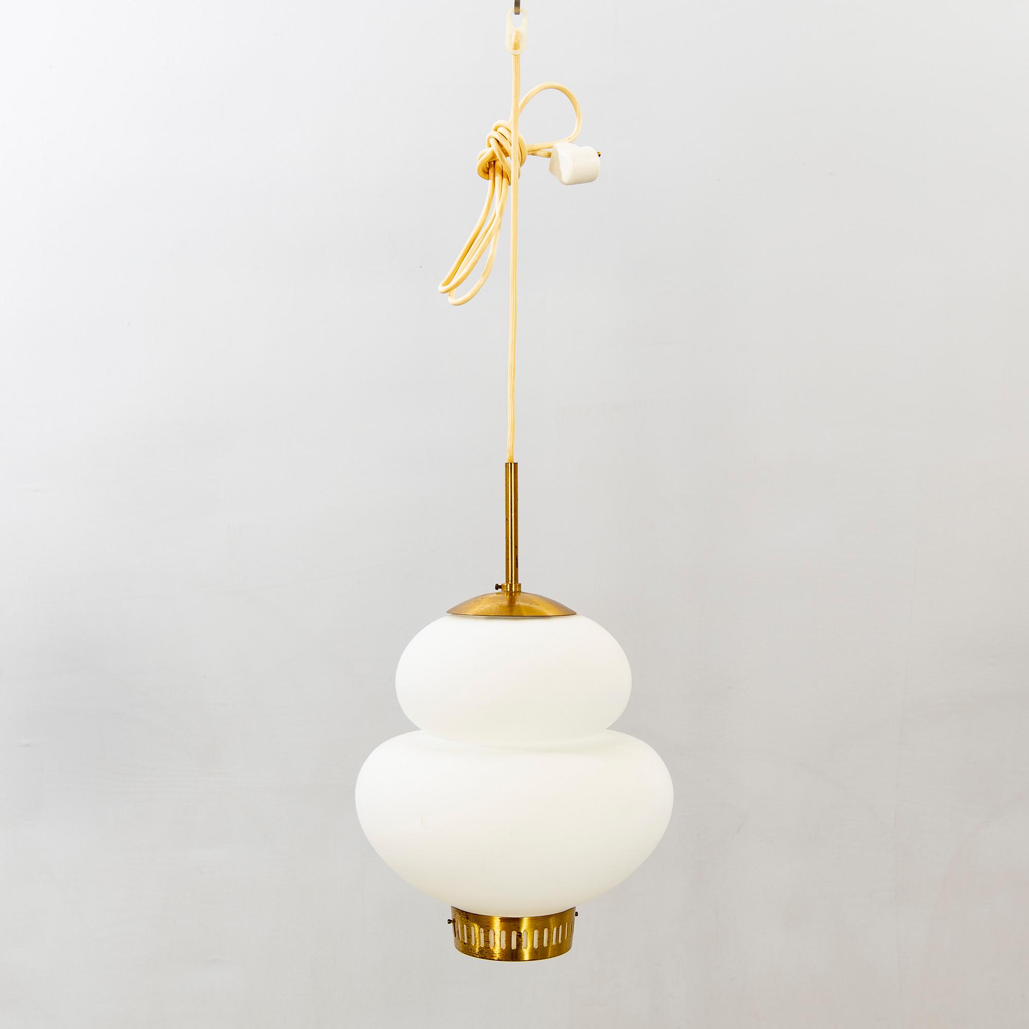 Bernt Karlby taklampa  'Peanut' för lyfa Danmark 1900-talets mitt.