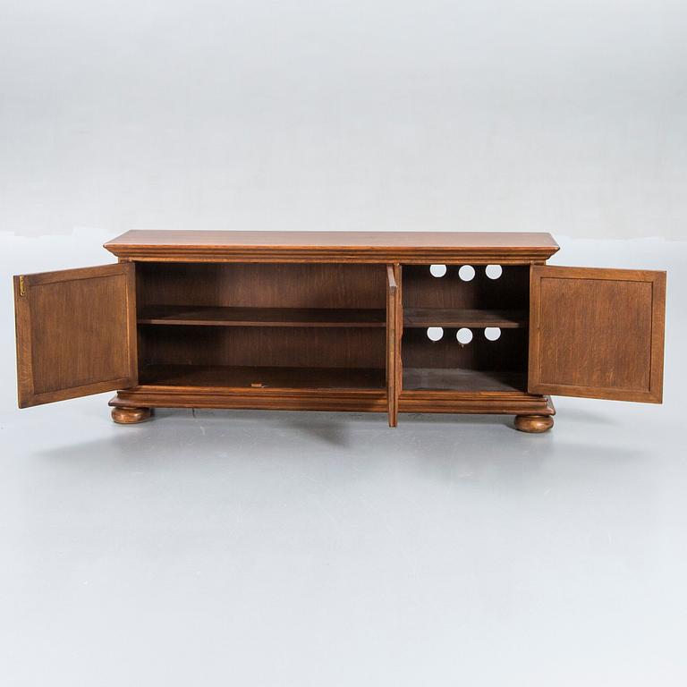 Sideboard 1900-talets andra hälft.