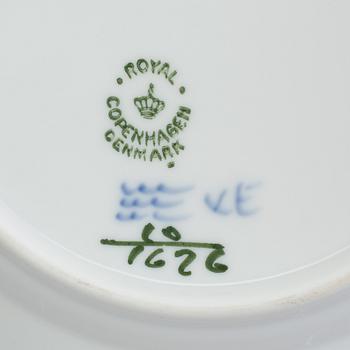 MOCCA/TESERVIS, 23 delar, porslin, "Blå blomst", Kunglig Dansk, 1900-talets andra hälft.