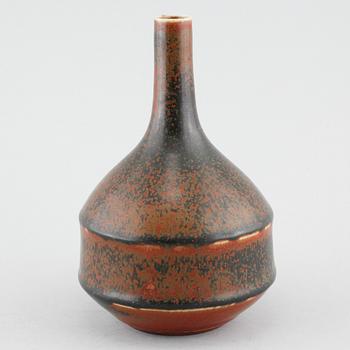 Unique stoneware vase by CARL-HARRY STÅLHANE, Rörstrand, signed, third quarter of the 20th century.