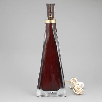 BORDSLAMPA, glas, Carl Fagerlund, Orrefors, 1900-talets andra hälft, signerad.