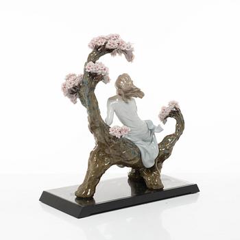 Joan Coderch, figurine, "Sweet scent of blossoms", Lladró, Spain.