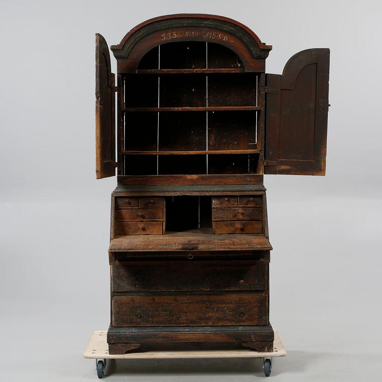 SKRIVSKÅP, allmoge, daterat 1810.