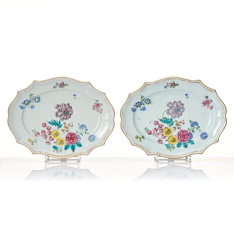 A set of five famille rose serving dishes, Qing dynasty, Qianlong (1736-95).