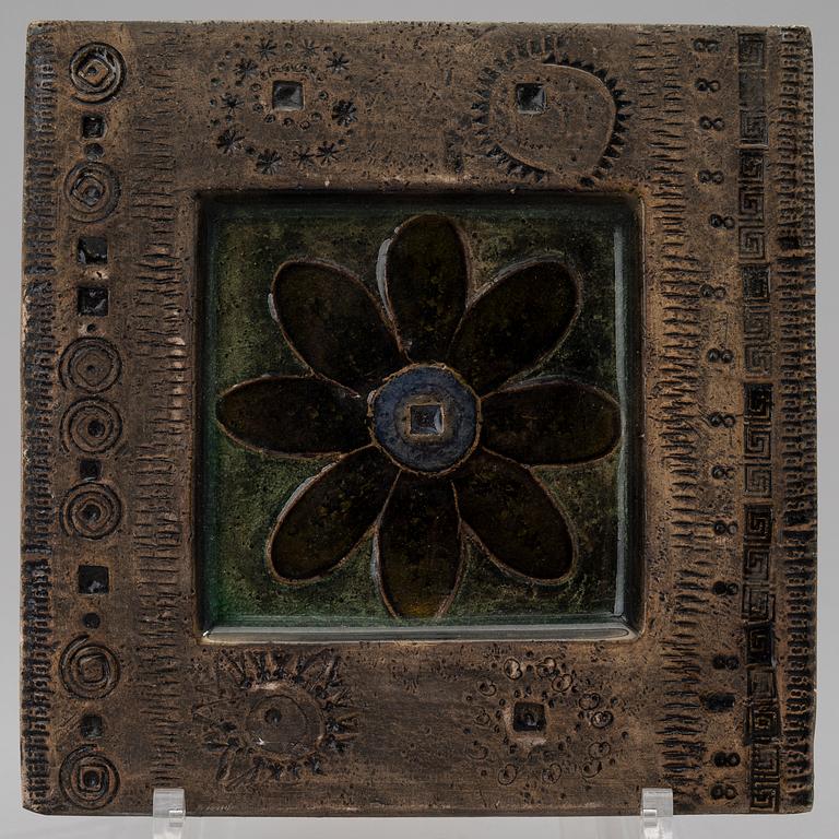 RUT BRYK, A CERAMIC WALL RELIEF. Flower. Signed Bryk. Arabia, late 1950s.