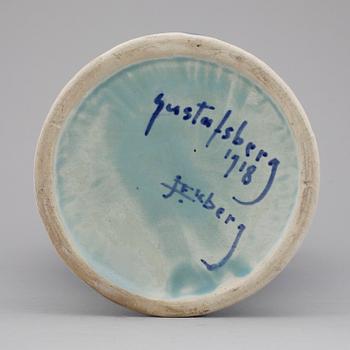 URNA, stengods, "Sgrafitto", Josef Ekberg, Gustafsberg, sign o dat 1918.