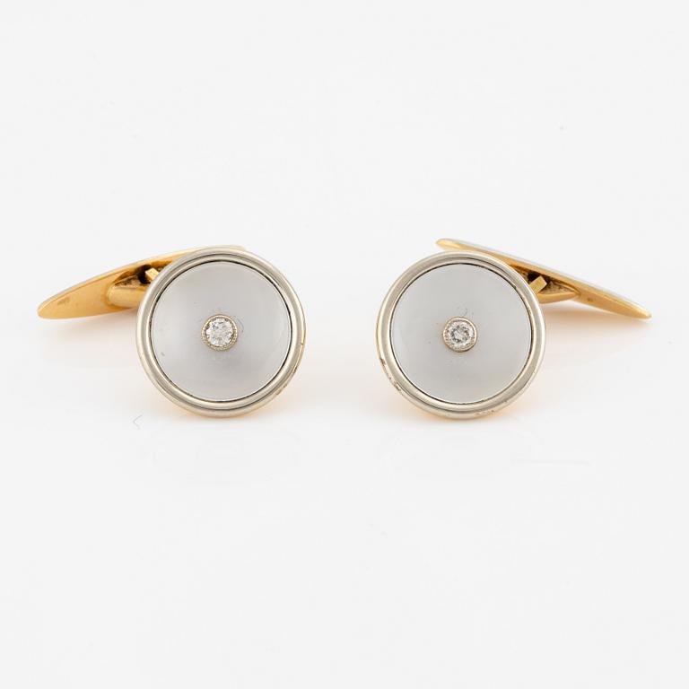 Cufflinks, a pair, 18K gold, mother-of-pearl and brilliant-cut diamonds.