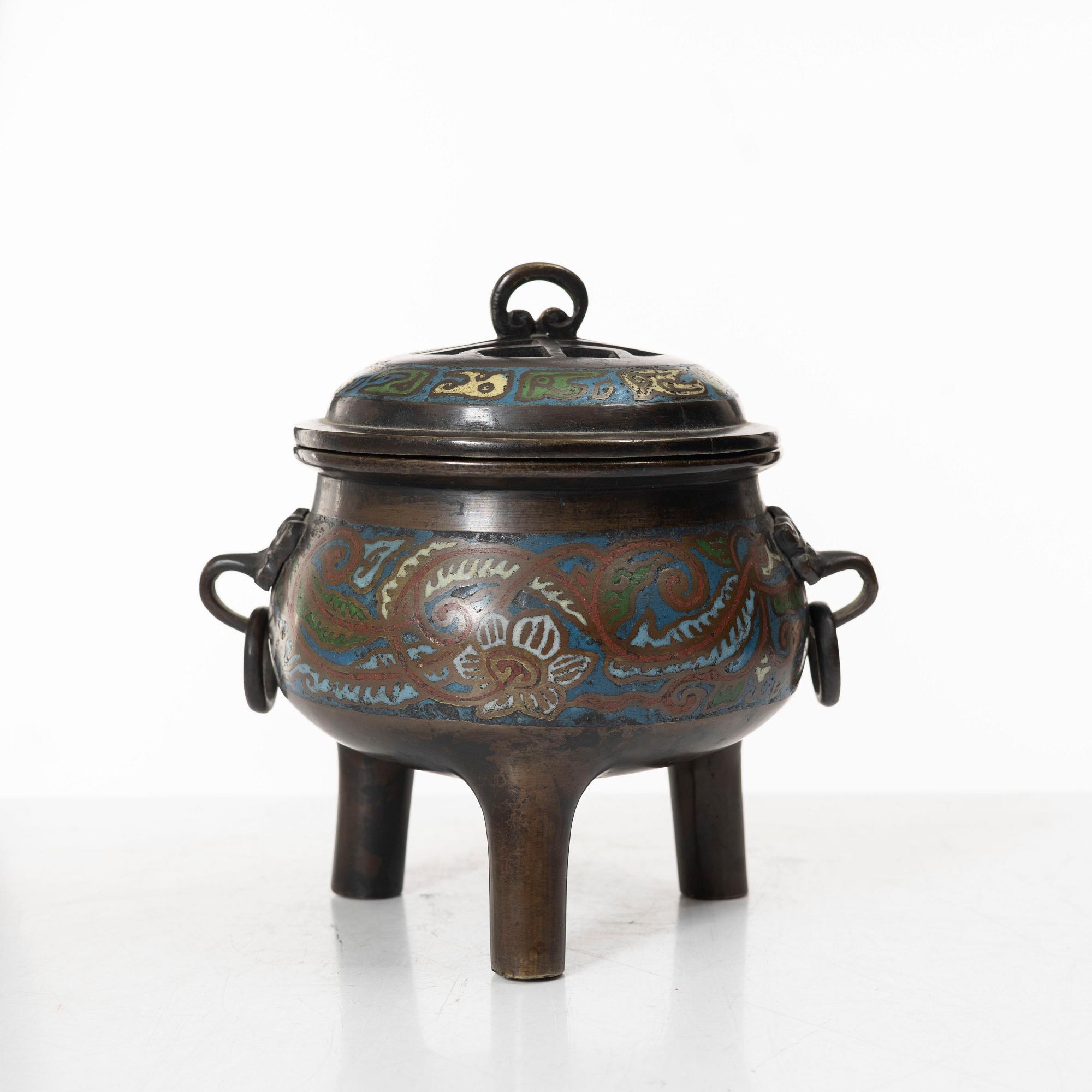 Rökelsekar, cloisonné. Japan, Meiji (1868-1912).