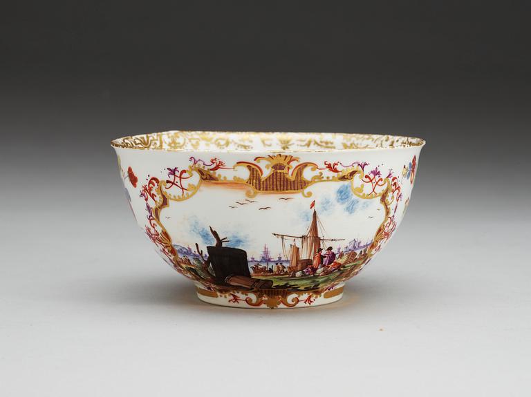 A Meissen bowl, ca 1730-35.