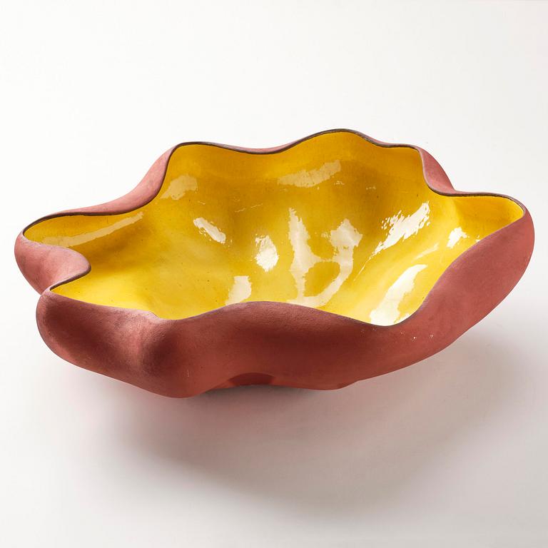 Annika Svensson, stor skål, "Böljande gul", egen ateljé, 2004.