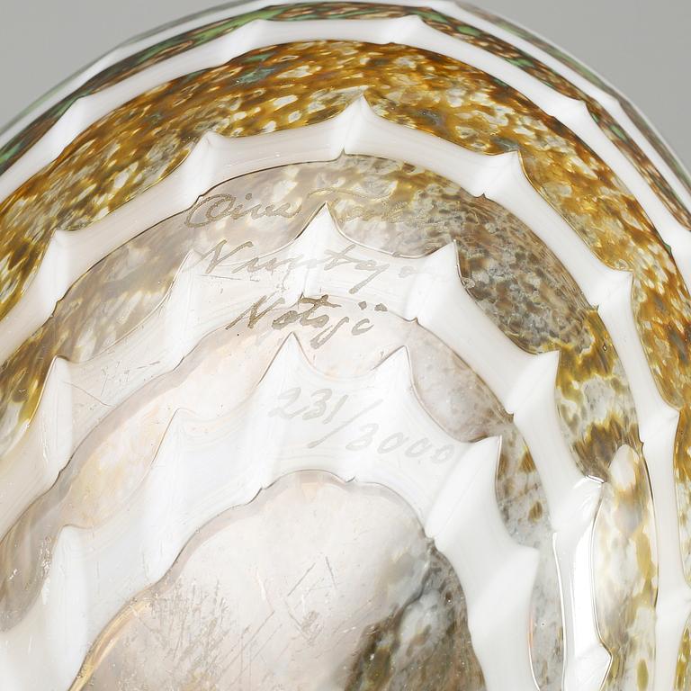 OIVA TOIKKA, glasfågel, Labbe (Kihu), nr 231/3000, signerad OivaToikka Nuutajärvi.