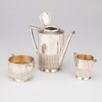 KAFFESERVIS, 3 delar, silver, C.G.Hallberg, Stockholm, 1913. Totalvikt 589 g.